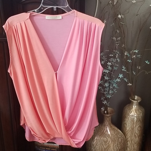 Malloy Tops - Malloy Sleeveless Top